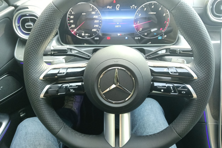 奔驰C级 2024款 改款 C 260 L 运动版局部细节13