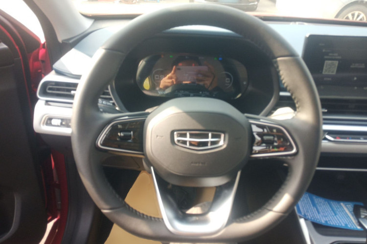 吉利汽车 帝豪 2022款 第4代 1.5L CVT旗舰型中控内饰13