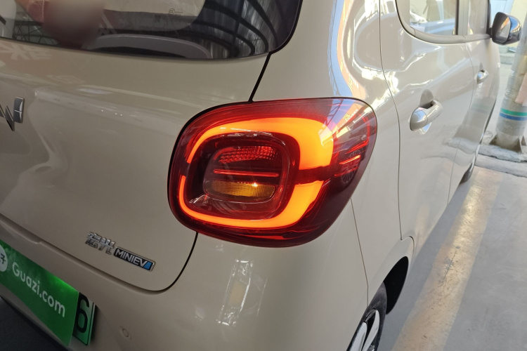 五菱汽车 宏光MINIEV 2025款 四门版 进阶款车身外观9