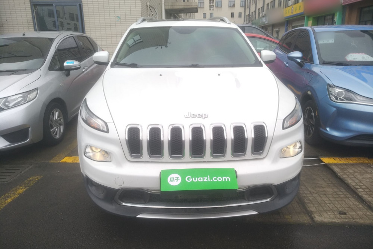 Jeep 自由光 2017款 2.0L 优越版车身外观6001