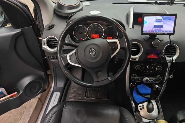 雷诺 科雷傲(进口) 2010款 2.5L 四驱舒适型中控内饰13