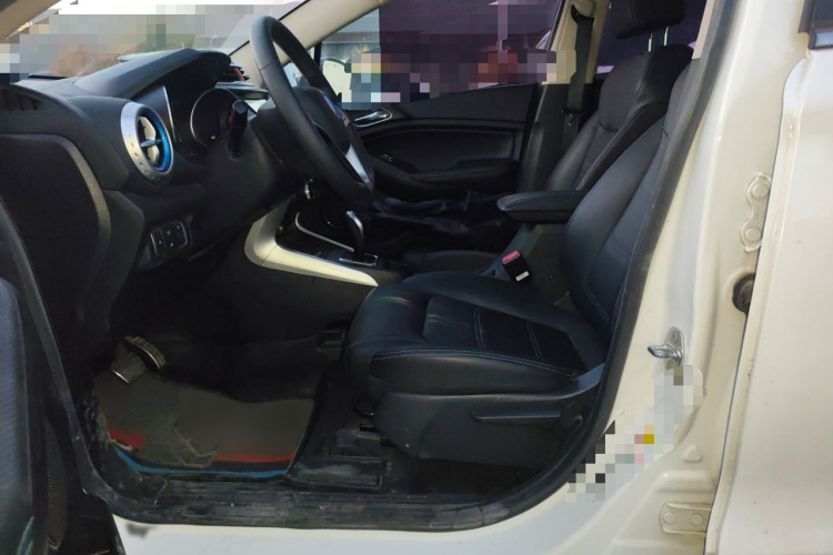 比亚迪 元新能源 2018款 EV360 智联炫酷型局部细节19