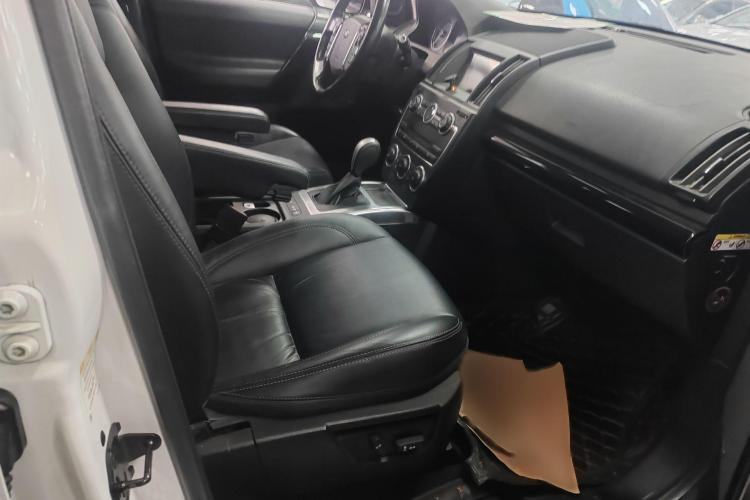 路虎 神行者2 2013款 2.0T Si4 HSE汽油版中控内饰7005