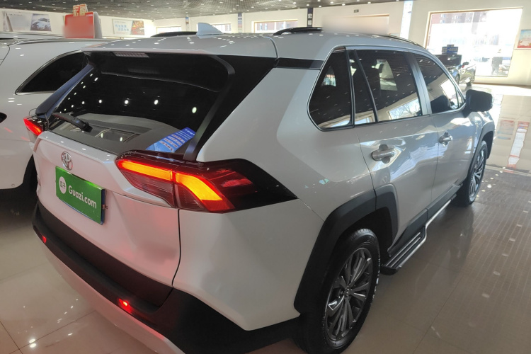 丰田 RAV4荣放 2023款 2.0L CVT四驱探险Plus版车身外观7