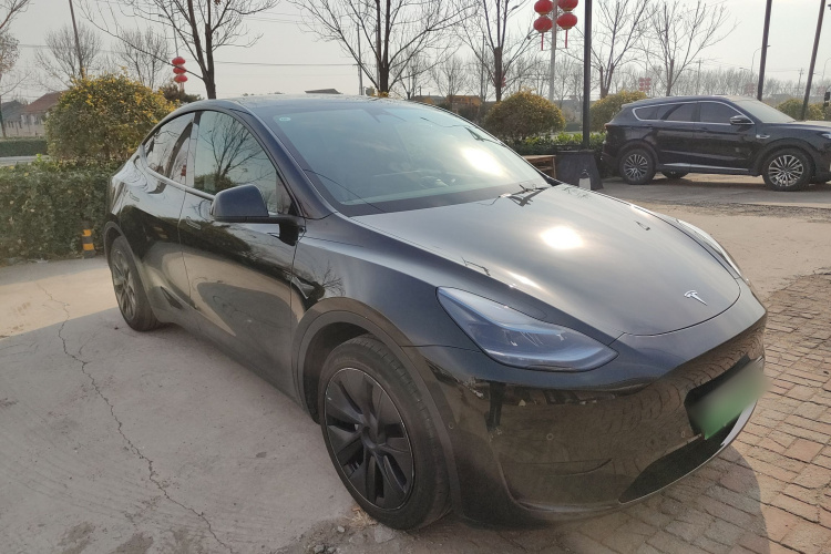 特斯拉 Model Y 2023款 后轮驱动版车身外观3