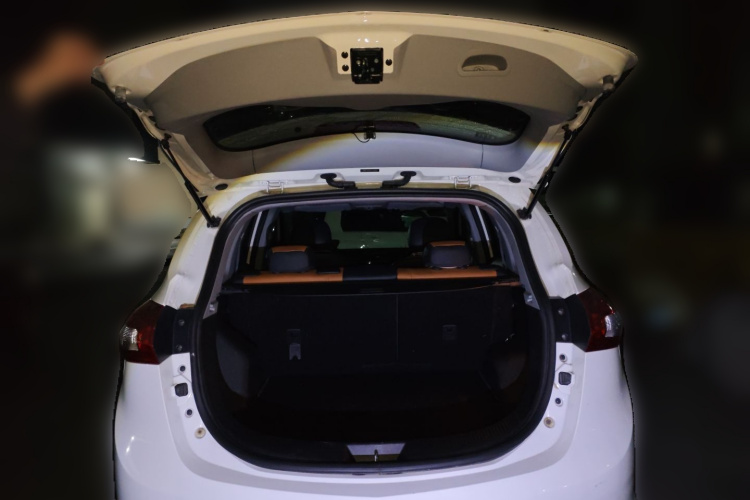 北汽威旺S50 2016款 1.5T CVT乐动尊享型中控内饰23