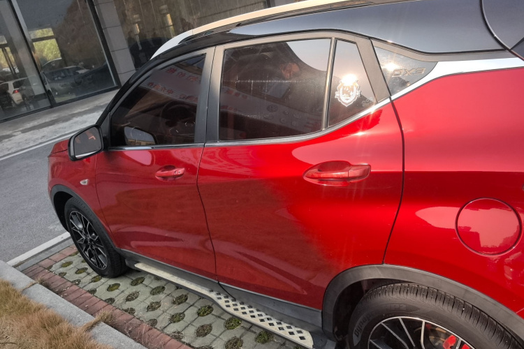 东南DX3 2018款 1.5T SRG 手动尊贵型车身外观4