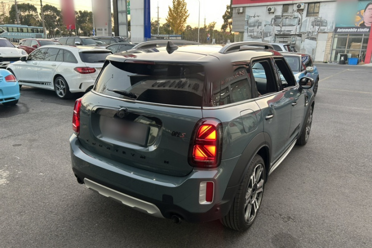 MINI Countryman 2023款 改款二 2.0T COOPER S ALL4 鉴赏家车身外观6006