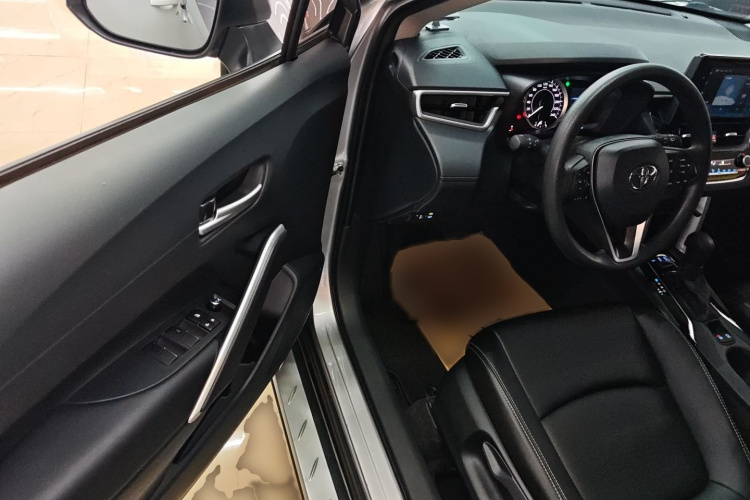 丰田 卡罗拉锐放 2022款 2.0L 豪华版中控内饰7003