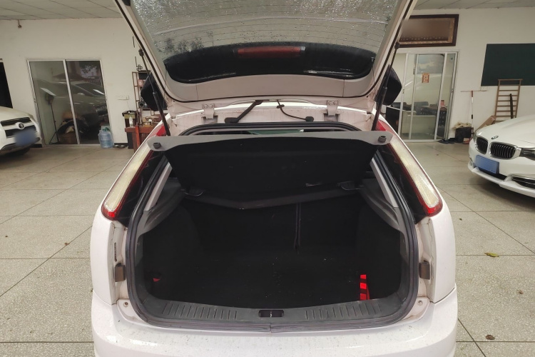 福特 福克斯 2013款 两厢经典 1.8L 手动百万纪念版局部细节23