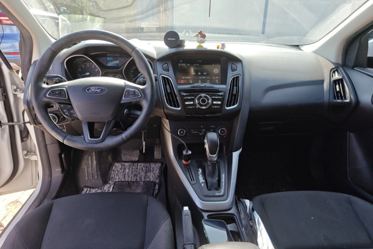 福特 福克斯 2017款 两厢 1.6L 自动舒适型智行版中控内饰7002