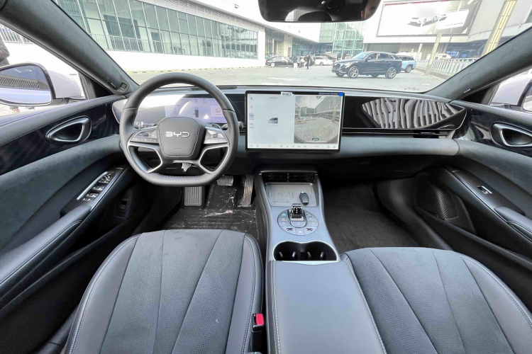 比亚迪 海豹 2025款 改款 600四驱智驾版中控内饰7001