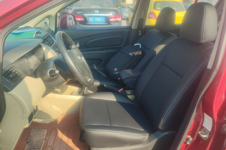 启辰R50 2014款 1.6L 手动精彩版中控内饰19