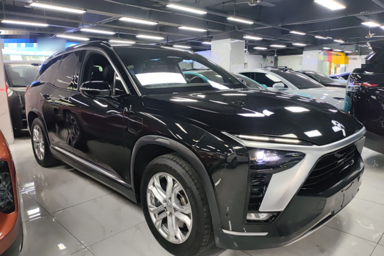 蔚来ES8 2020款 580KM 七座版车身外观3