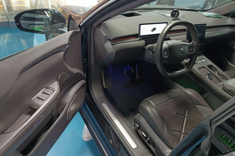 蔚来ET7 2022款 100kWh中控内饰7003