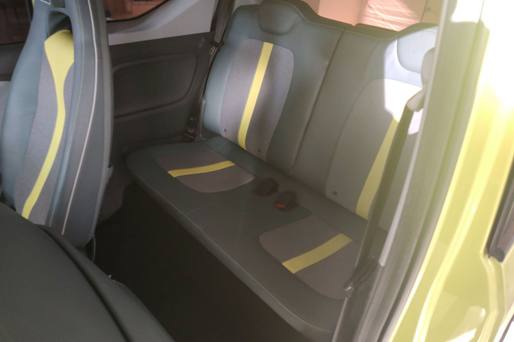 五菱汽车 宏光MINIEV 2022款 GAMEBOY 200km 玩咖款 磷酸铁锂中控内饰21