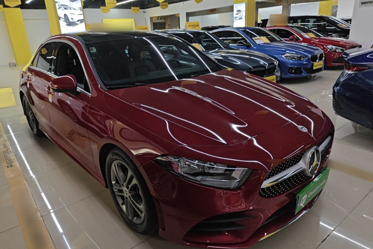 奔驰A级 2020款 改款 A 180 L 运动轿车特殊配置车身外观3