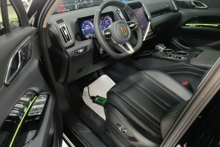 红旗HS3 PHEV 2024款 PHEV 115km 劲为版中控内饰20