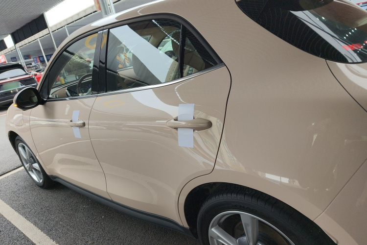 欧拉好猫 2023款 401km标准续航 豪华型 磷酸铁锂车身外观6003