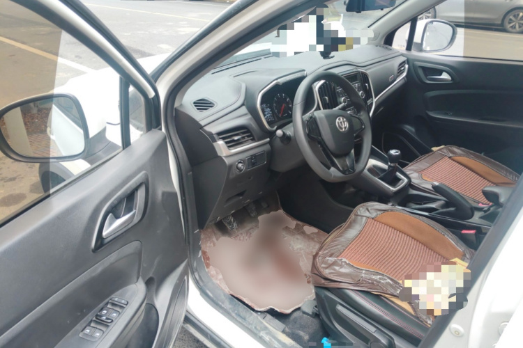 中华V3 2020款 1.6L 手动舒适星空版中控内饰20