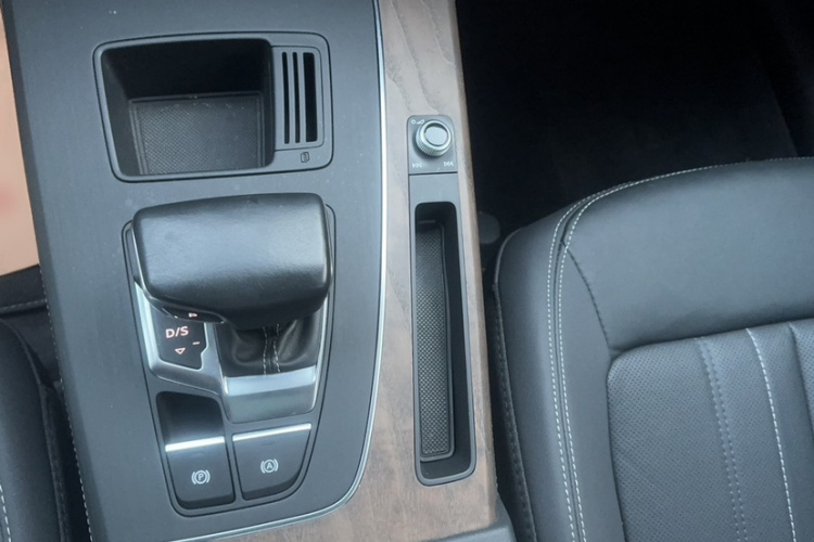 奥迪Q5L 2022款 改款 40T 豪华致雅型局部细节18