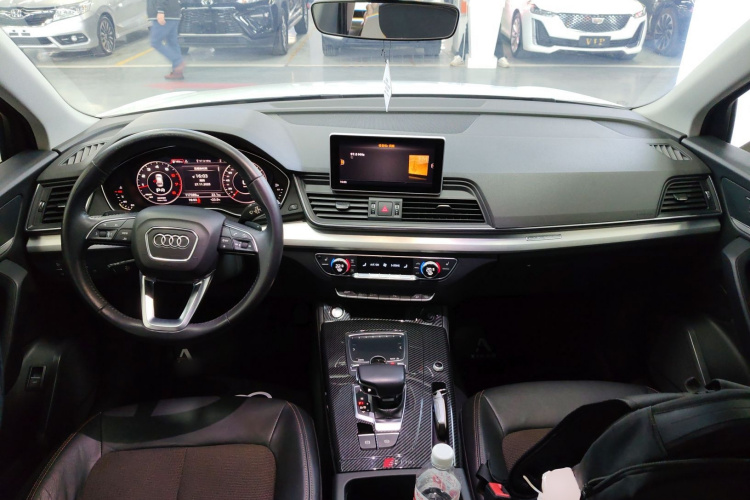 奥迪Q5L 2018款 40 TFSI 荣享时尚型 国V中控内饰12