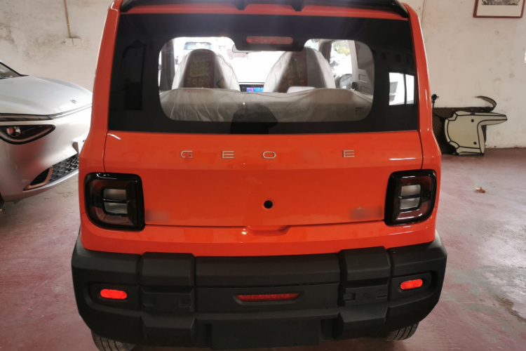 吉利银河 2025款 210km 熊猫骑士车身外观6