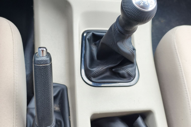 东风风行 菱智 2020款 M5L 1.6L 实用型中控内饰7007