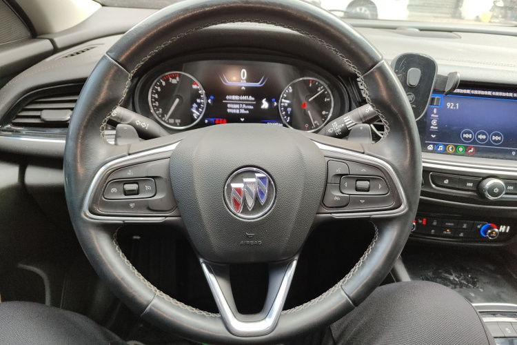 别克 君威 2020款 552T 豪华型中控内饰13