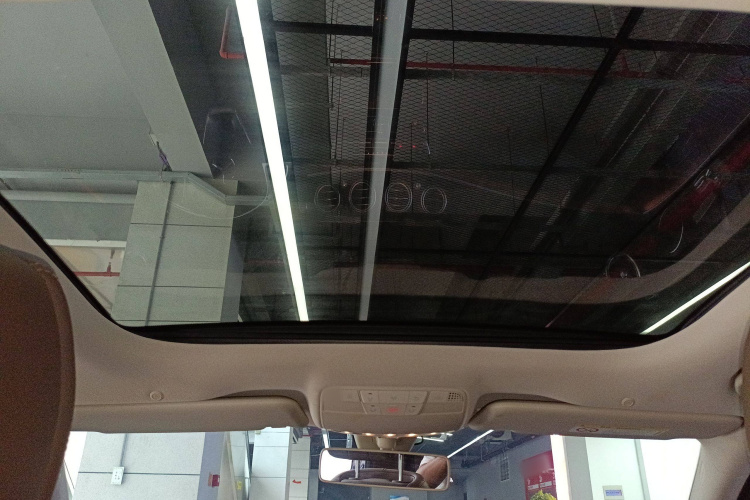 奔驰E级 2018款 E 300 L 运动时尚型局部细节22