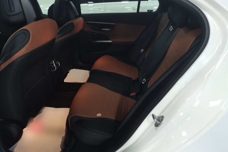 奔驰C级 2023款 改款 C 200 L 运动版中控内饰21