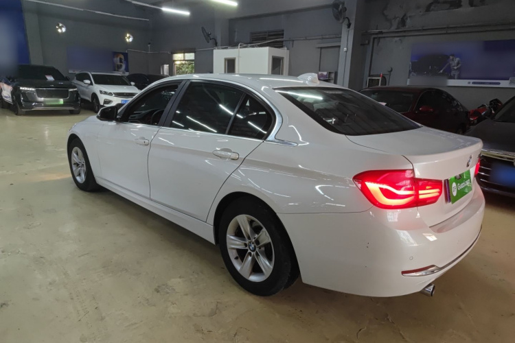 宝马3系 2016款 316Li 时尚型车身外观4