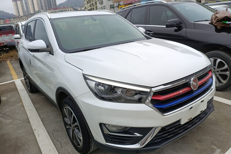 汉腾汽车 汉腾X5 2018款 1.5T CVT豪华版车身外观3