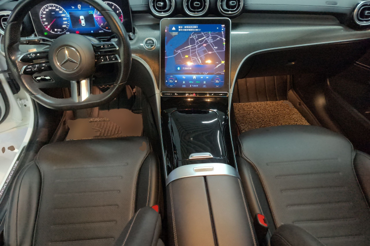 奔驰C级 2022款 C 260 L 运动版中控内饰12