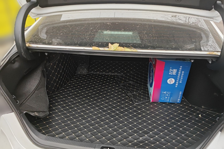 丰田 凯美瑞 2021款 双擎 2.5HGVP 领先版中控内饰23