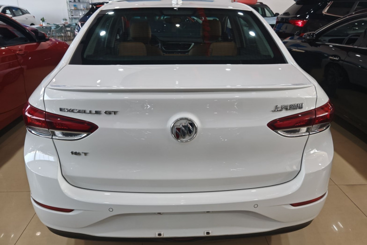 别克 英朗 2018款 18T 自动旗舰型车身外观6