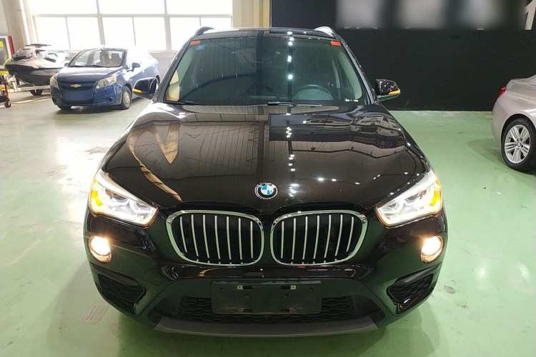 宝马X1 2016款 sDrive18Li 尊享型车身外观2