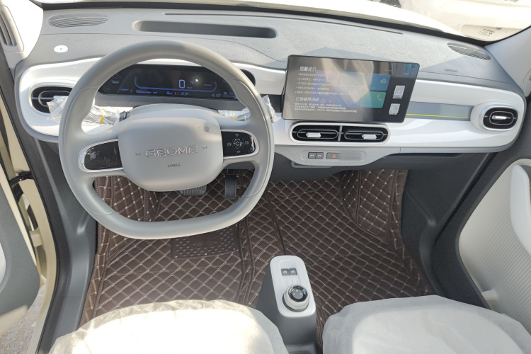 吉利银河 熊猫 2025款 210km 元气熊中控内饰7002