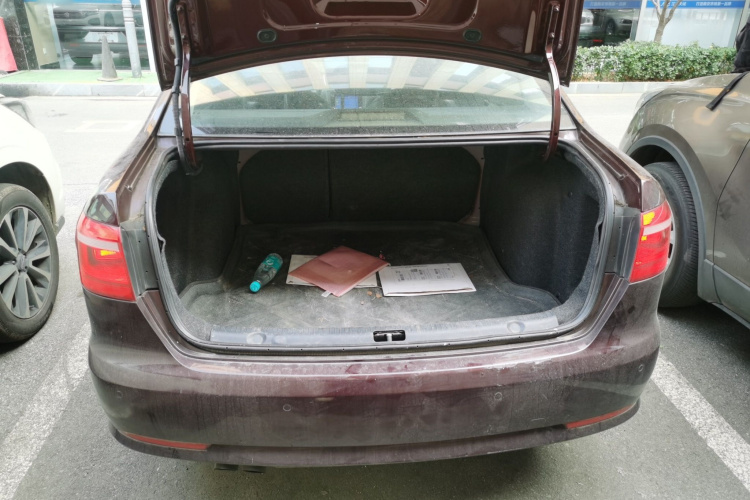 大众 朗逸 2013款 1.4TSI DSG舒适版机舱底盘23