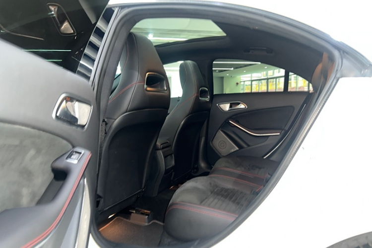 奔驰CLA 2016款 改款 CLA 220 4MATIC中控内饰7007