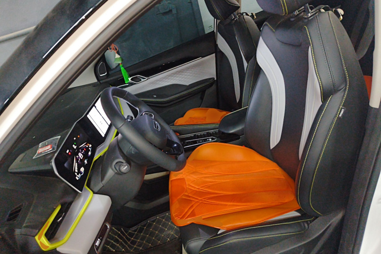 吉利汽车 2023款 缤越COOL 1.5TD DCT冠军版局部细节19