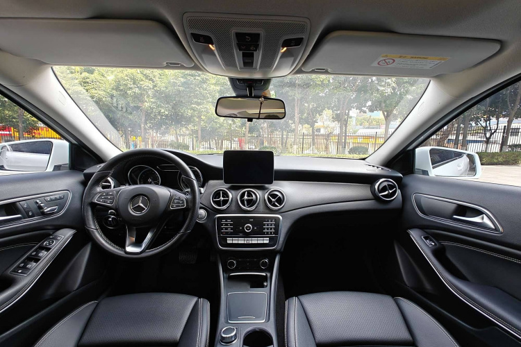奔驰GLA 2018款 GLA 200 动感型中控内饰7007