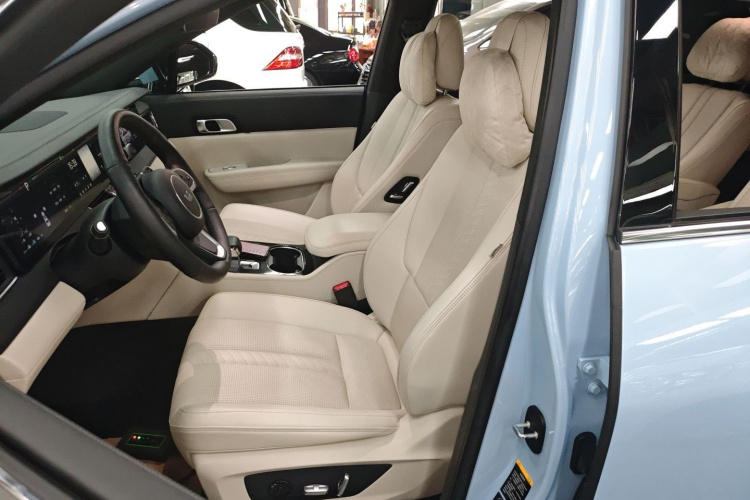 理想汽车 理想ONE 2020款 增程6座版中控内饰19