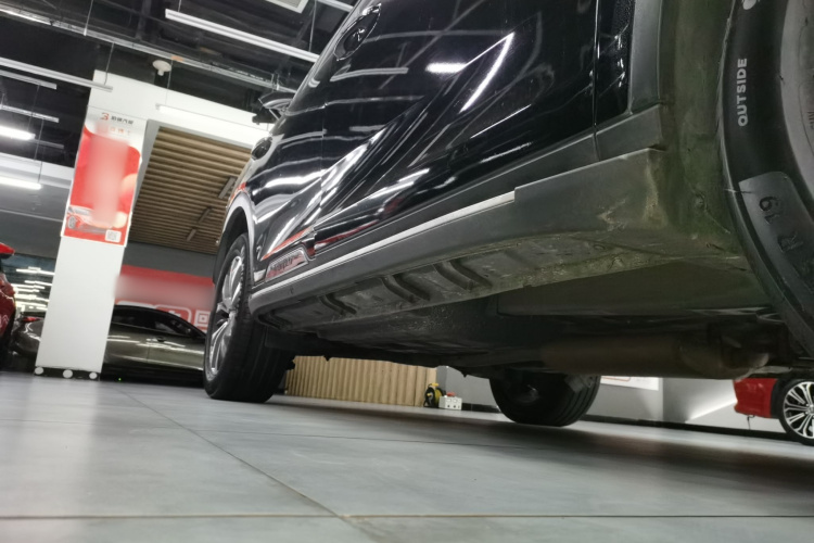 广汽传祺 传祺GS8 2017款 320T 两驱豪华智联版（七座）局部细节9001