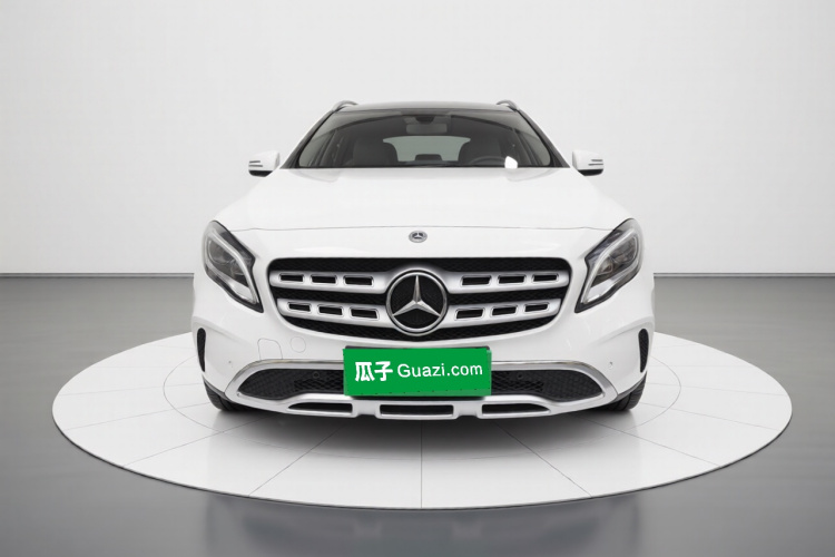 奔驰GLA 2018款 GLA 200 时尚型车身外观2