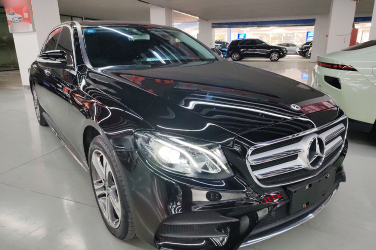 奔驰E级 2019款 E 260 L 运动型车身外观3