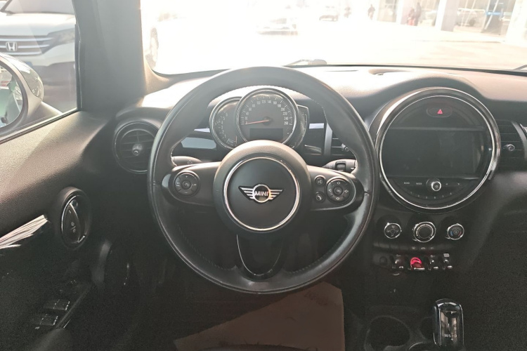 MINI 2018款 1.5T COOPER 经典派 五门版局部细节13