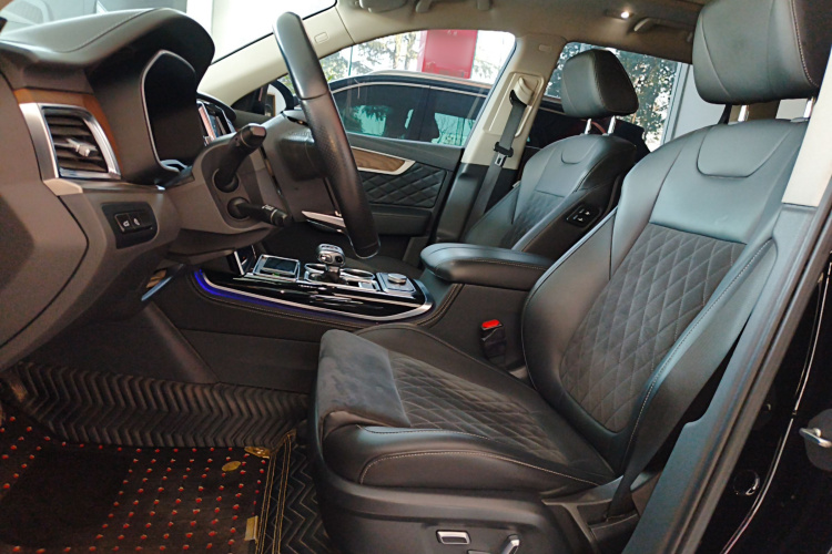 红旗HS7 2022款 2.0T DCT两驱智联旗享版 五座中控内饰19