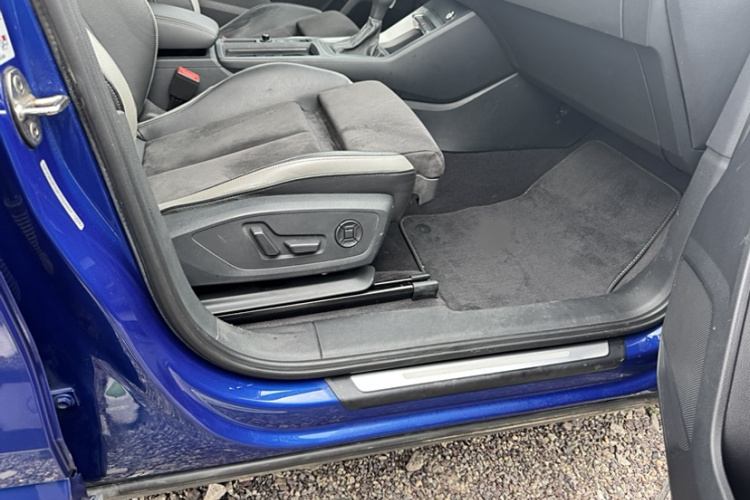 奥迪Q3 2019款 35 TFSI 进取动感型中控内饰7012