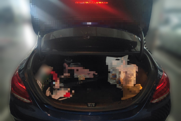 奔驰C级 2018款 C 200 运动版局部细节23